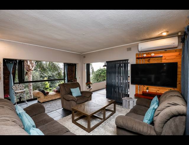 3 BEDROOM APARTMENT FOR SALE IN UMHLANGA RIDGE